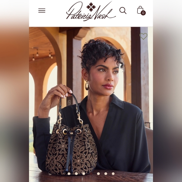 Elegant Black and Gold Women's Bag - Picture 4 of 16